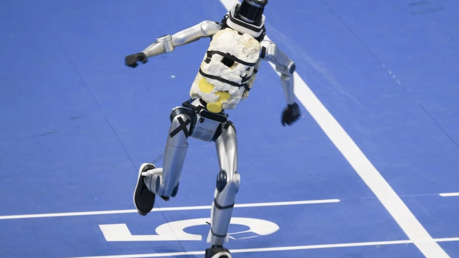 Robot Beats Usain Bolt's 100m World Record at the 2026 World Humanoid Robot Games
