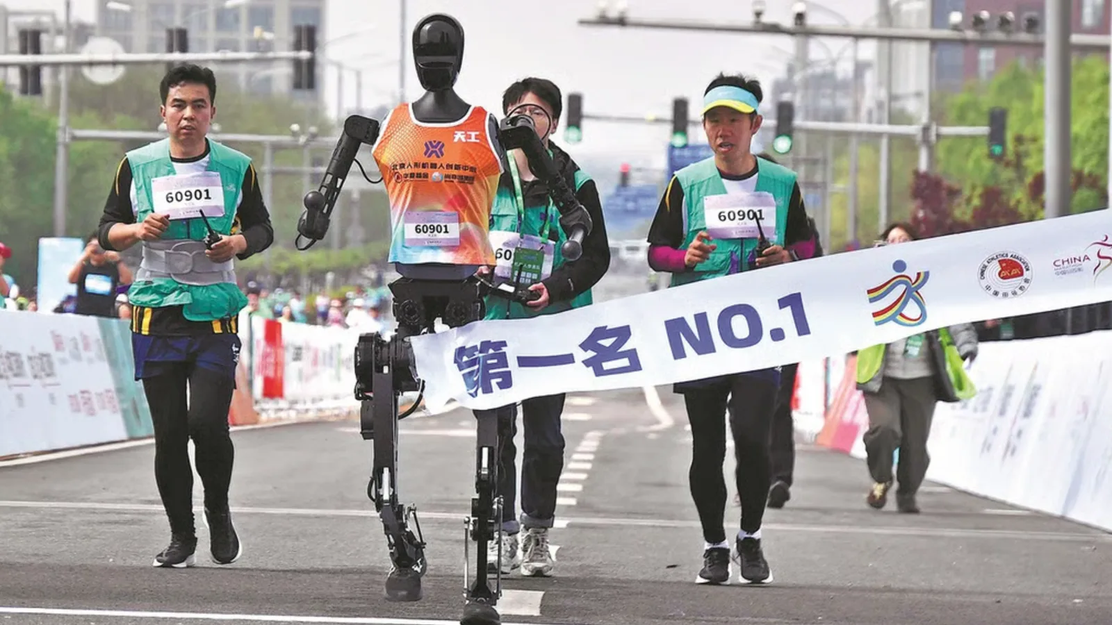 Unitree’s “Superman” Robot Confirmed: 12.66 m/s Speed and a 2-Metre Jump
